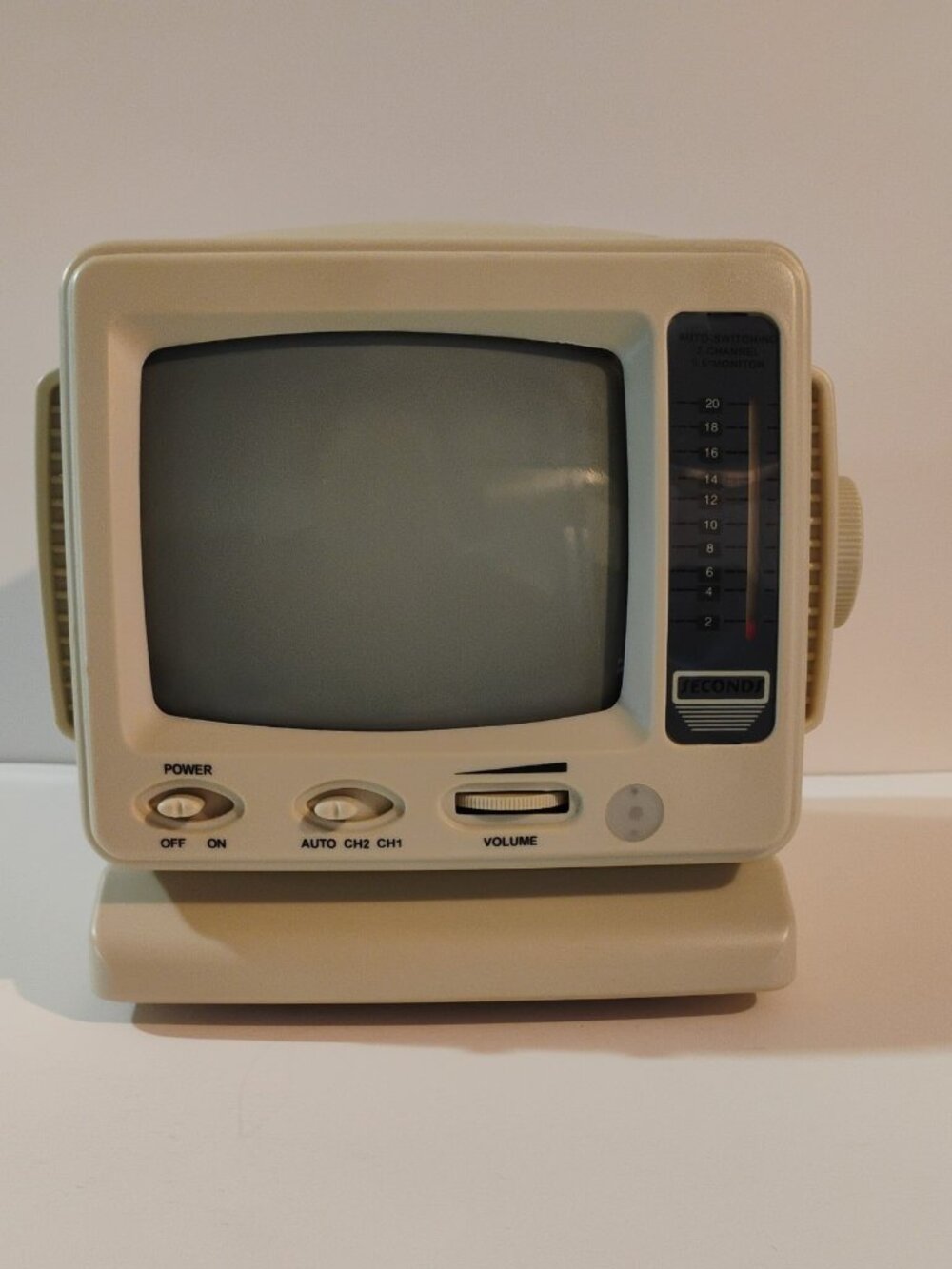 Vtg Homeland Security Cameras' 5.5" Portable Black/White TV Monitor Model 01875W